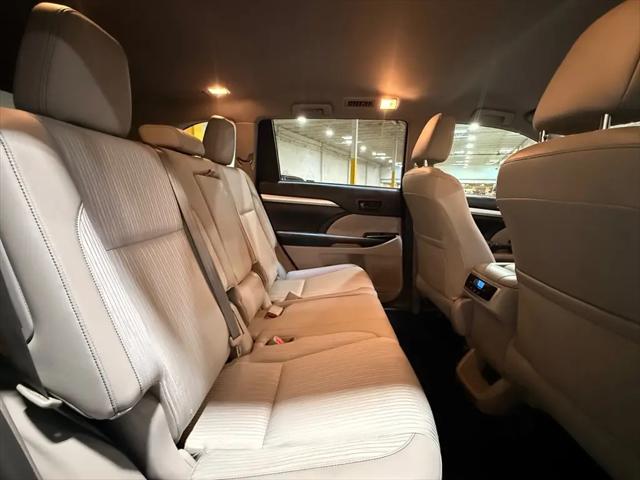2015 Toyota Highlander LE V6