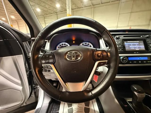 2015 Toyota Highlander LE V6