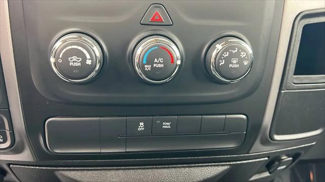 2022 Ram 1500 Classic SLT Regular Cab 4x4 8' Box