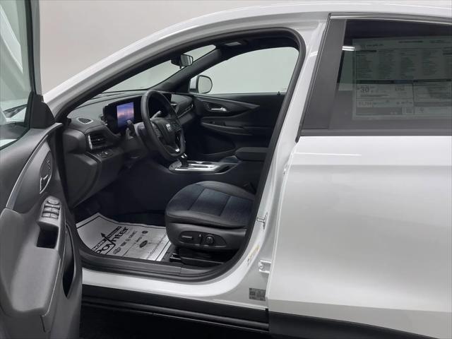 2025 Buick NV Preferred FWD