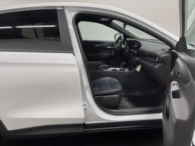 2025 Buick NV Preferred FWD