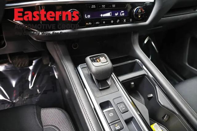 2025 Nissan Pathfinder SV FWD