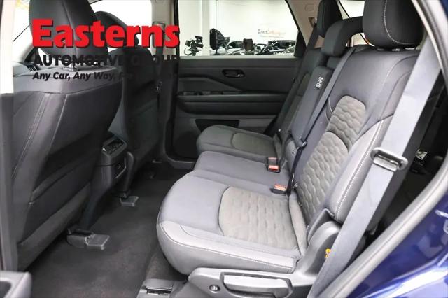 2025 Nissan Pathfinder SV FWD