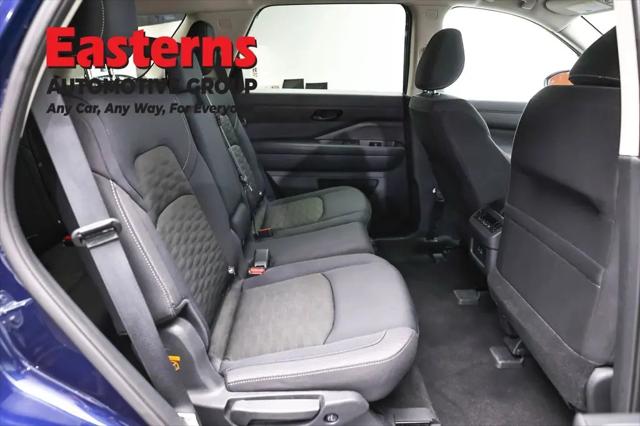 2025 Nissan Pathfinder SV FWD
