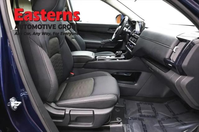 2025 Nissan Pathfinder SV FWD