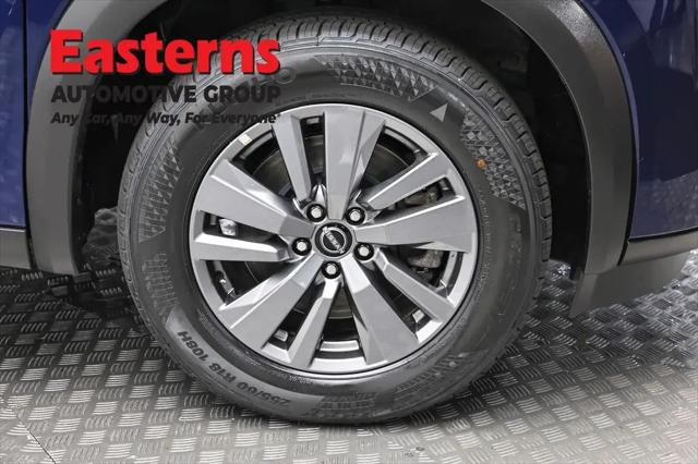 2025 Nissan Pathfinder SV FWD