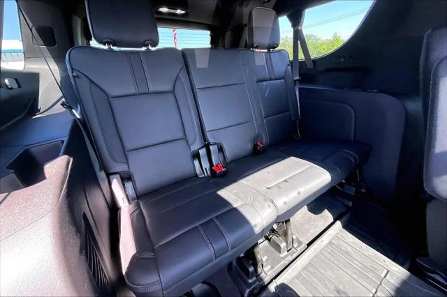 2026 Chevrolet Suburban RST, 4WD