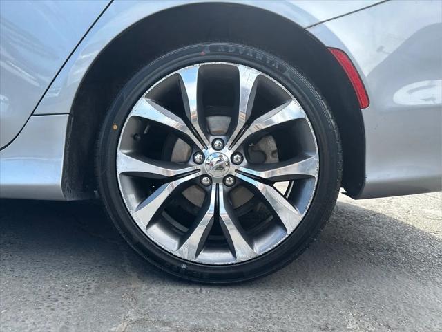 2016 Chrysler 200 C