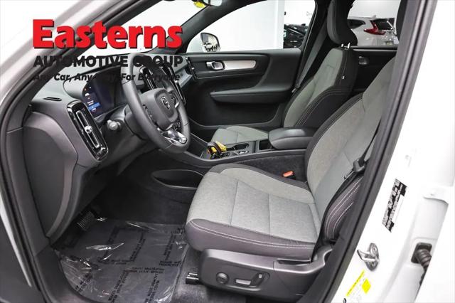 2023 Volvo XC40 B5 Core