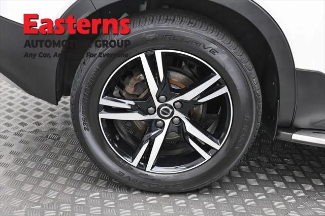 2023 Volvo XC40 B5 Core