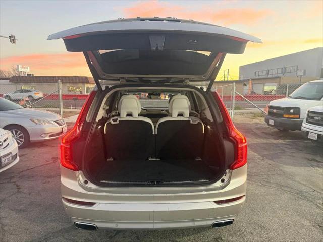2016 Volvo XC90 T6 Momentum
