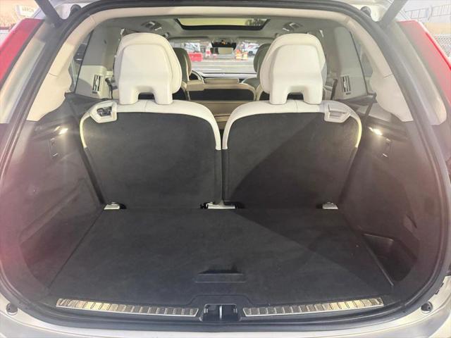 2016 Volvo XC90 T6 Momentum