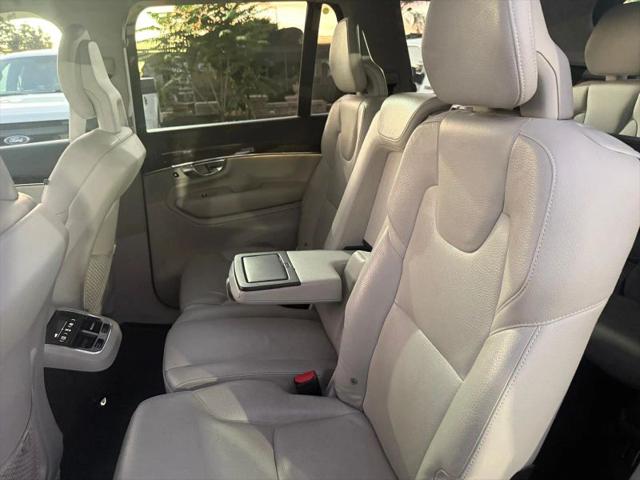 2016 Volvo XC90 T6 Momentum