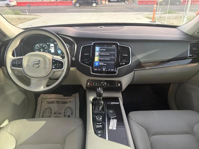 2016 Volvo XC90 T6 Momentum