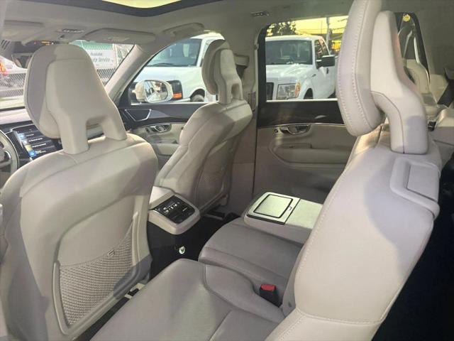 2016 Volvo XC90 T6 Momentum