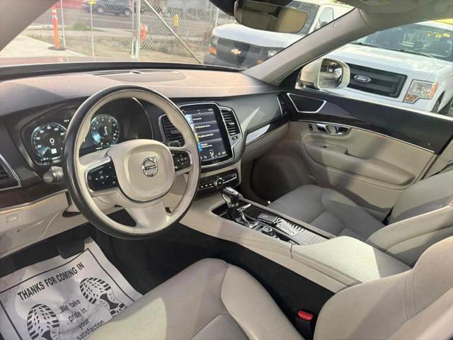 2016 Volvo XC90 T6 Momentum