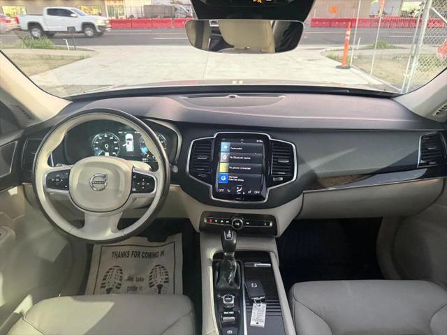 2016 Volvo XC90 T6 Momentum