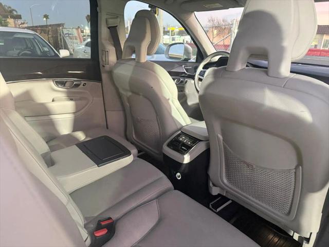 2016 Volvo XC90 T6 Momentum