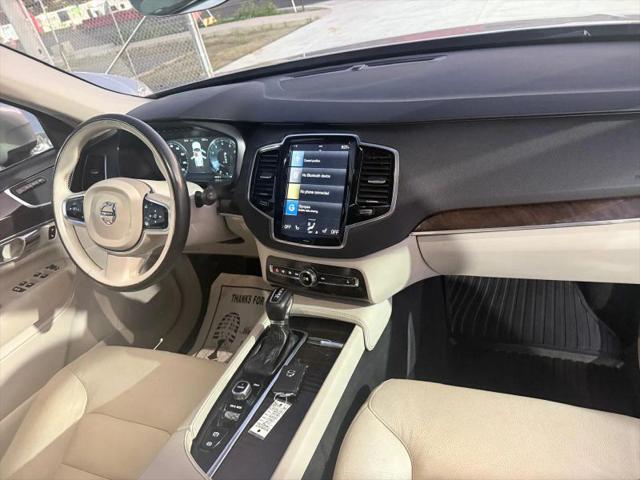 2016 Volvo XC90 T6 Momentum