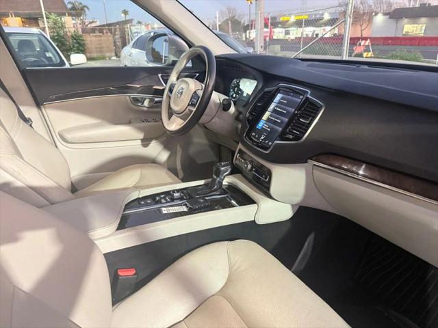 2016 Volvo XC90 T6 Momentum