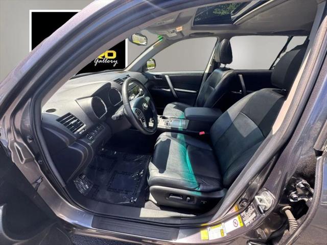 2011 Toyota Highlander SE V6