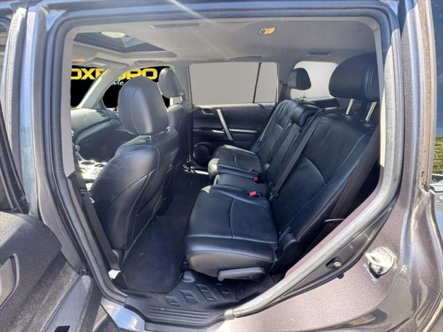 2011 Toyota Highlander SE V6