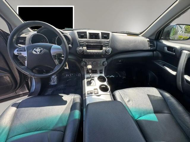 2011 Toyota Highlander SE V6