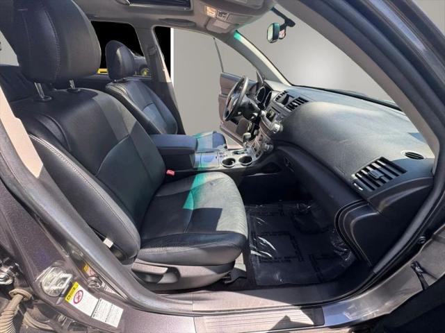 2011 Toyota Highlander SE V6