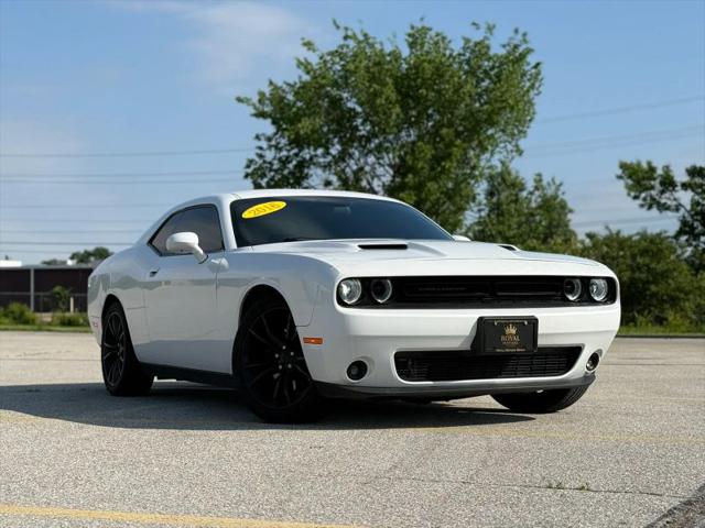 2016 Dodge Challenger SXT Plus