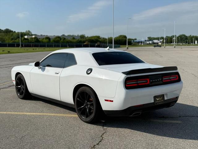 2016 Dodge Challenger SXT Plus