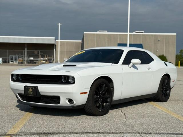 2016 Dodge Challenger SXT Plus
