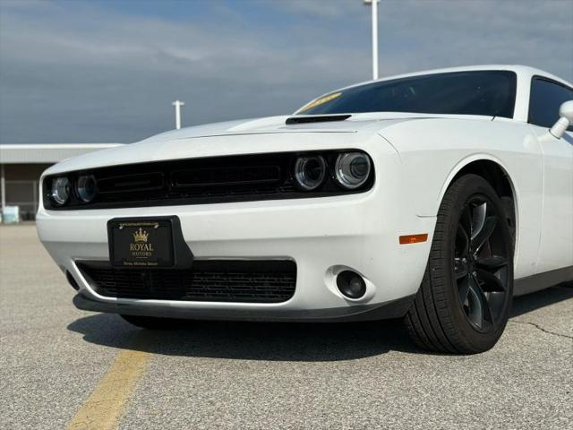 2016 Dodge Challenger SXT Plus