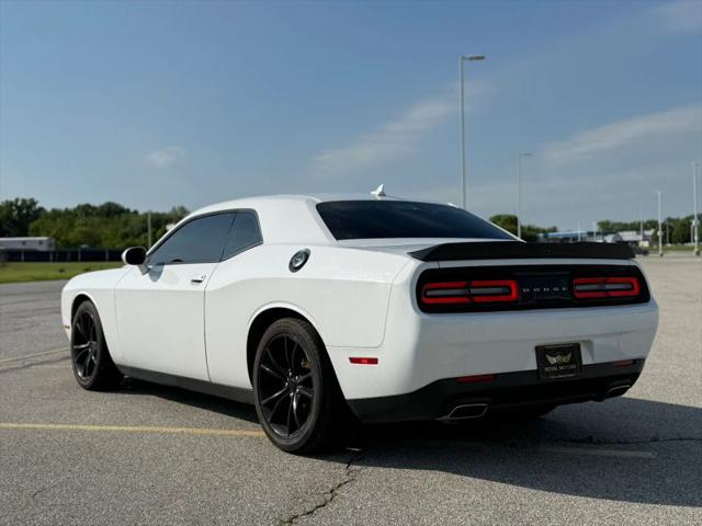 2016 Dodge Challenger SXT Plus
