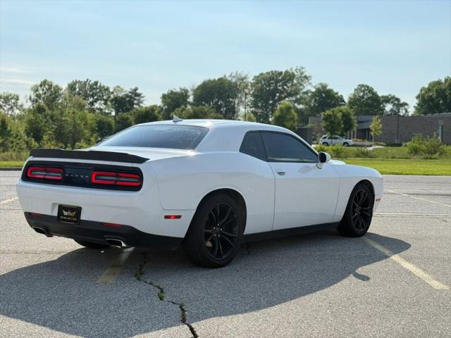2016 Dodge Challenger SXT Plus