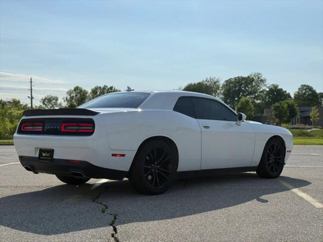 2016 Dodge Challenger SXT Plus