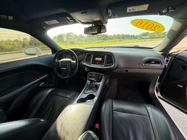 2016 Dodge Challenger SXT Plus