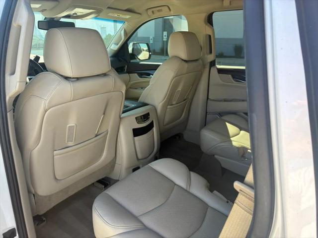 2017 Cadillac Escalade Standard