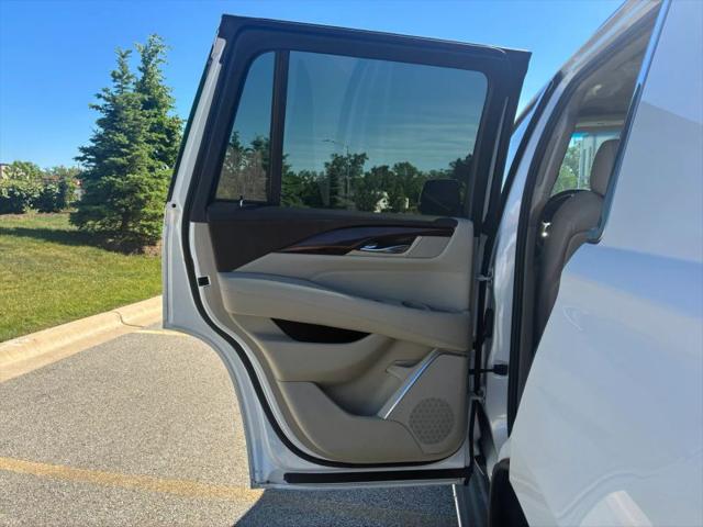 2017 Cadillac Escalade Standard