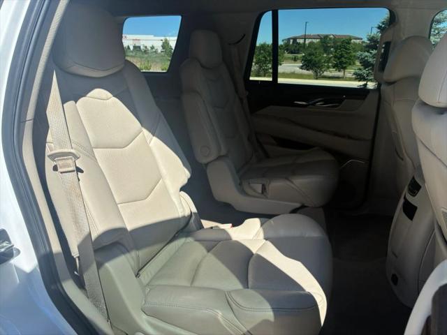 2017 Cadillac Escalade Standard