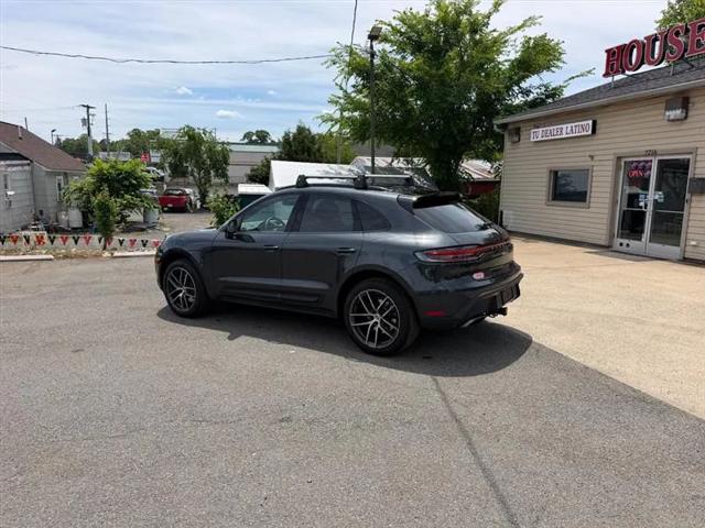 2025 Porsche Macan T