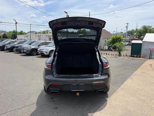 2025 Porsche Macan T