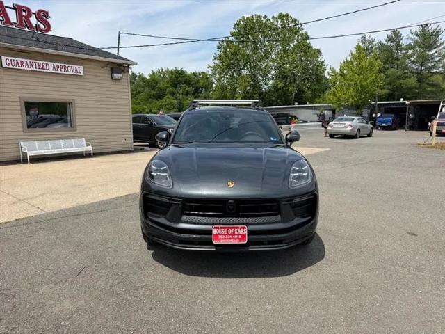 2025 Porsche Macan T