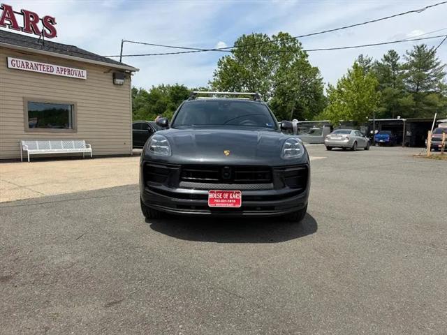2025 Porsche Macan T