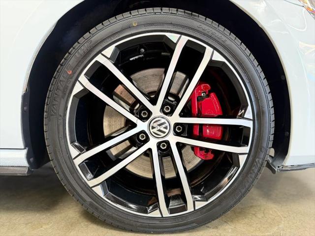 2017 Volkswagen Golf GTI Sport 4-Door