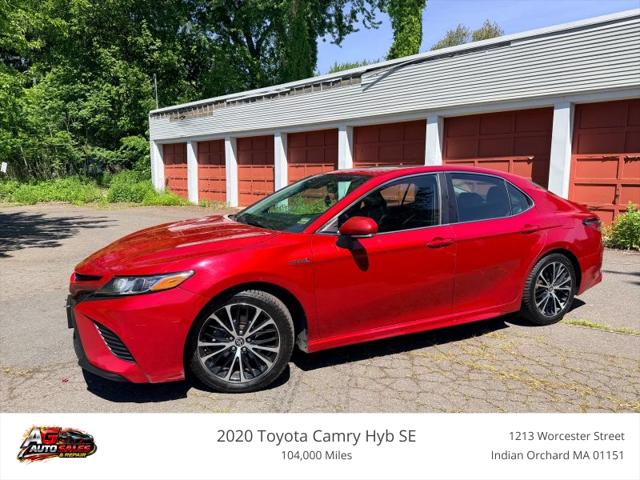 2020 Toyota Camry SE Hybrid
