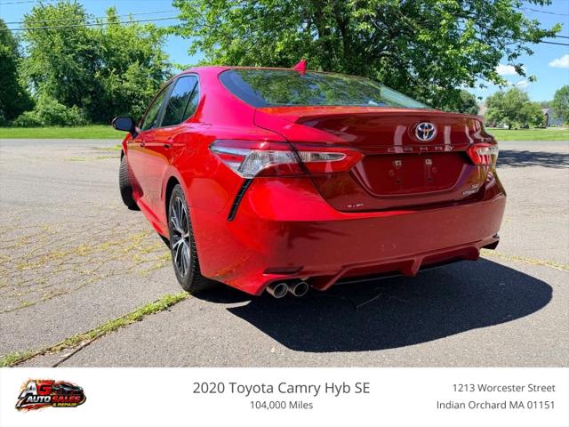 2020 Toyota Camry SE Hybrid