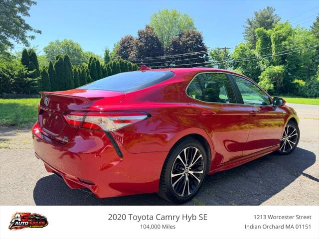 2020 Toyota Camry SE Hybrid