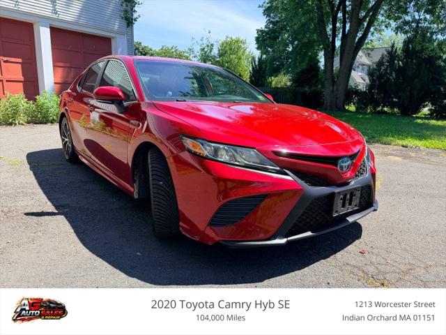2020 Toyota Camry SE Hybrid