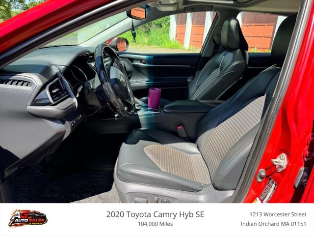 2020 Toyota Camry SE Hybrid