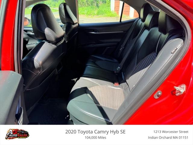 2020 Toyota Camry SE Hybrid